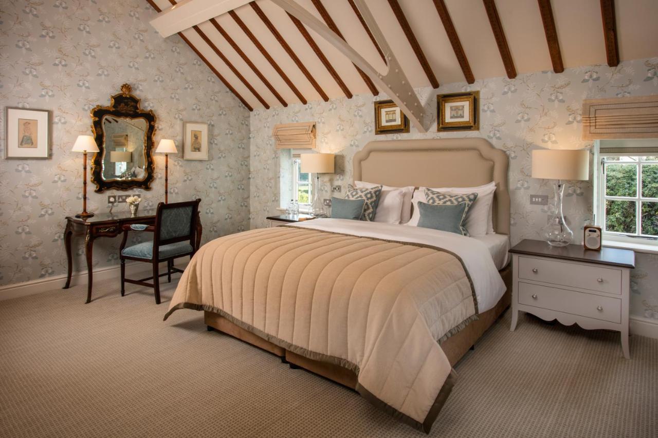 Foxhills Club & Resort Оттершо Экстерьер фото