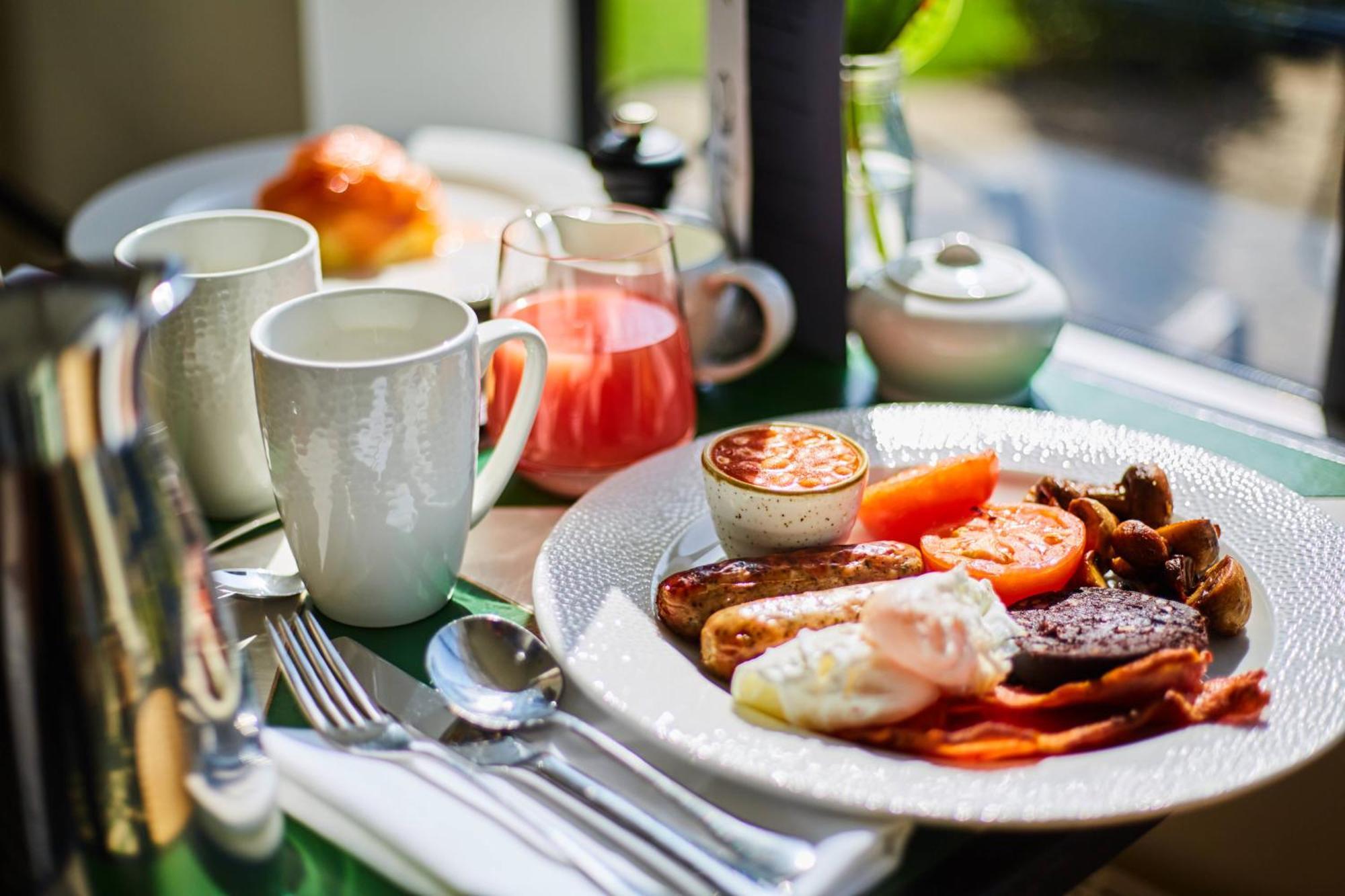 Foxhills Club & Resort Оттершо Экстерьер фото